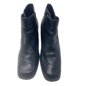 AEROSOLES Black Leather Bootie Pull on 2.5" block heel Size 9W